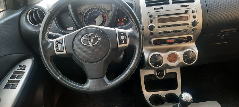 Toyota Urban Cruiser 1,3 DUAL-VVTI  100KM bogate wyposażen