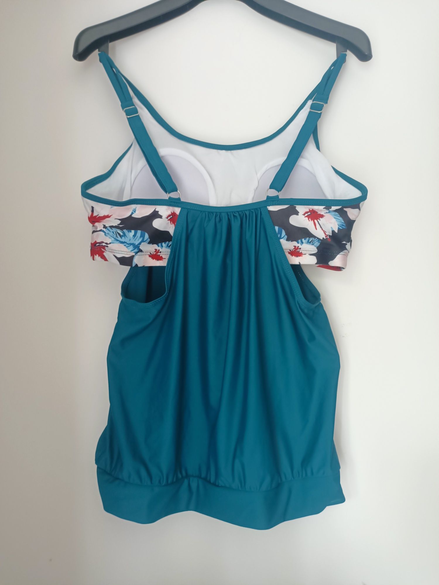 Tankini, rozmiar 40/42. Pod tankini top. 
Stan idealny.
Miseczki lekko