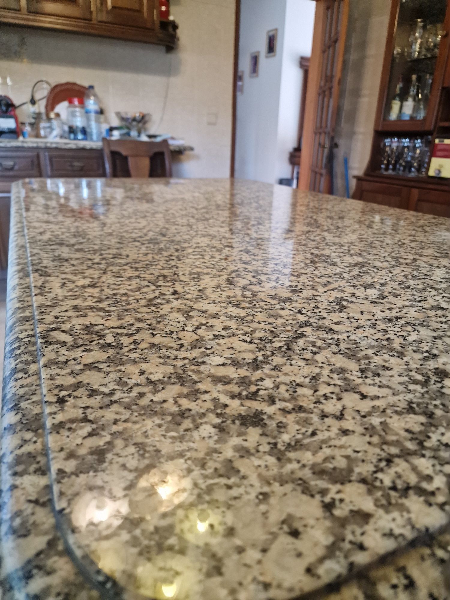 Mesa clássica de mármore