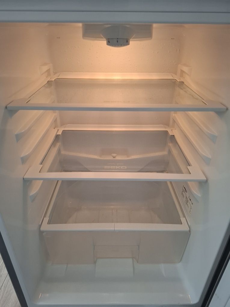 Sprzedam lodówkę BEKO