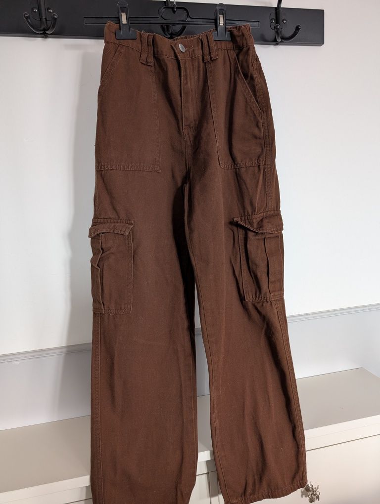 Brązowe bojówki H&M.. Rozmiar. S.