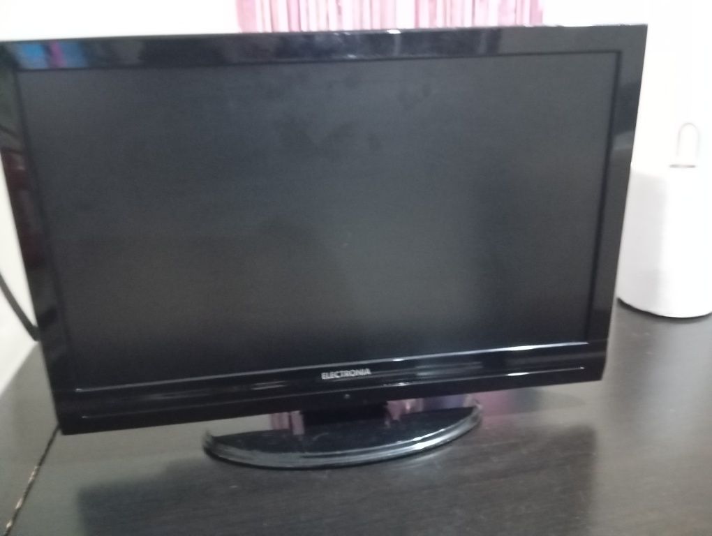 Tv em ótimo Estado 24 polegadas