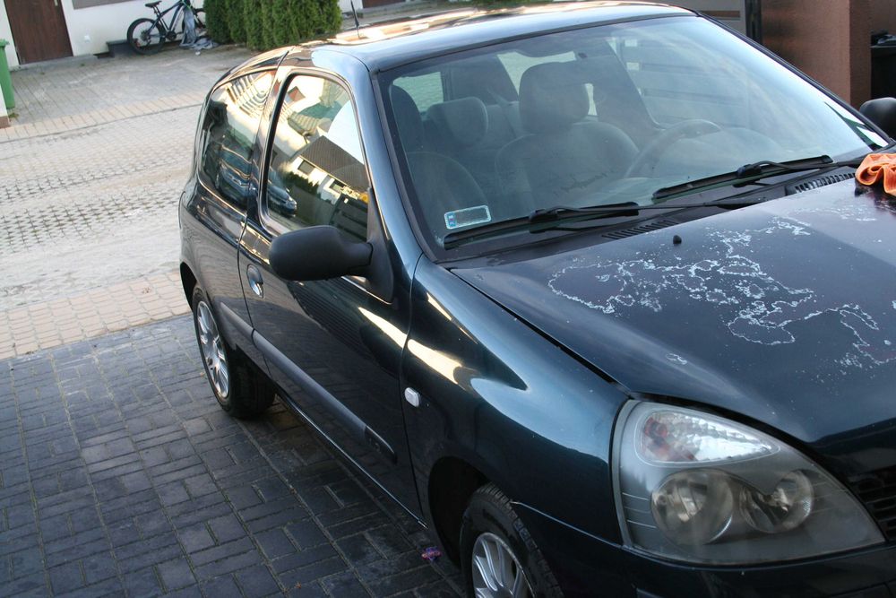 Sprzedam renault clio 2 2004 r 1.2 Doinwestowany