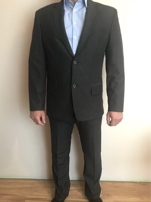 Garnitur męski firmy „Magra „ grafitowy