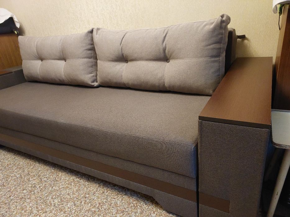 Диван  большой б.у.