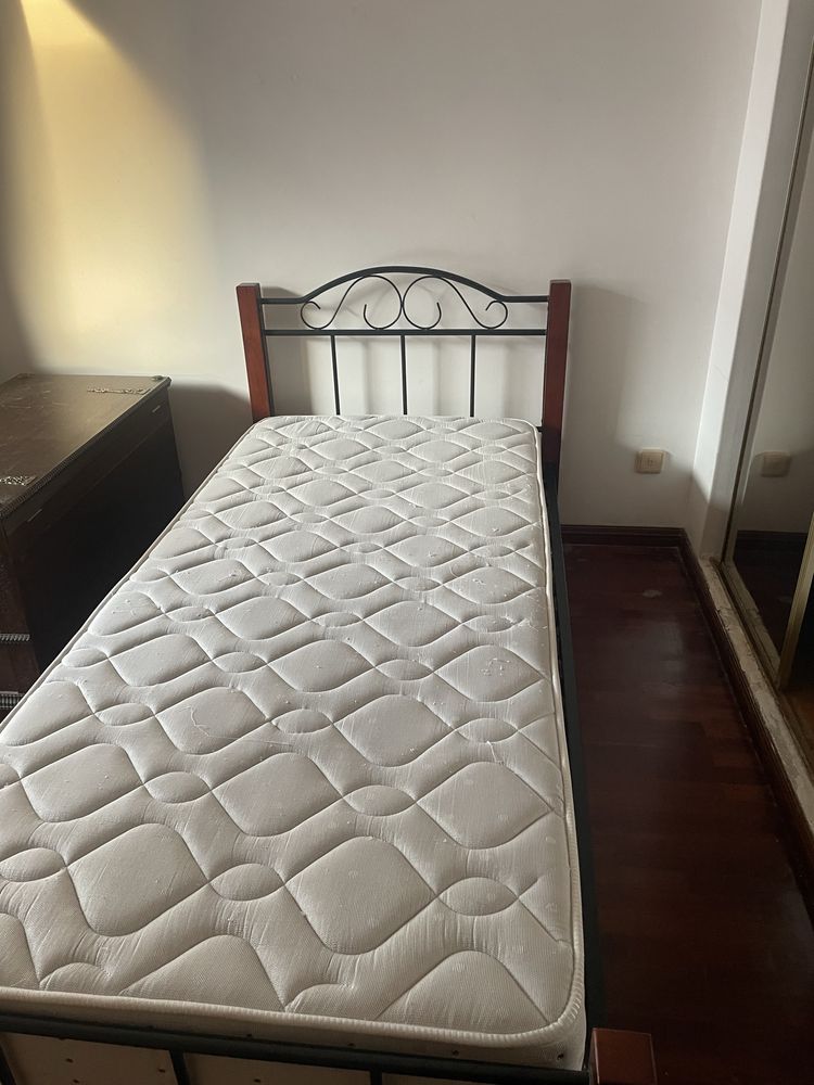 Cama estrado e clochão