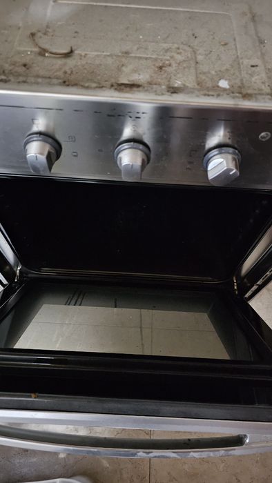 Forno elétrico em bom estado – venda por renovação de cozinha