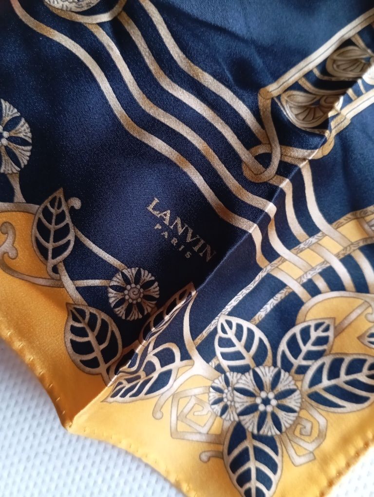 Lenço de Seda Pura Lanvin
Lanvin Pure Silk Scarf