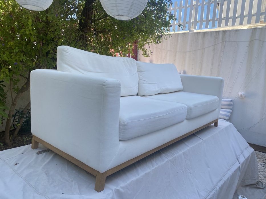 Sofa Branco 2,11 comprimemto,  profundidade 90 altura 68cm