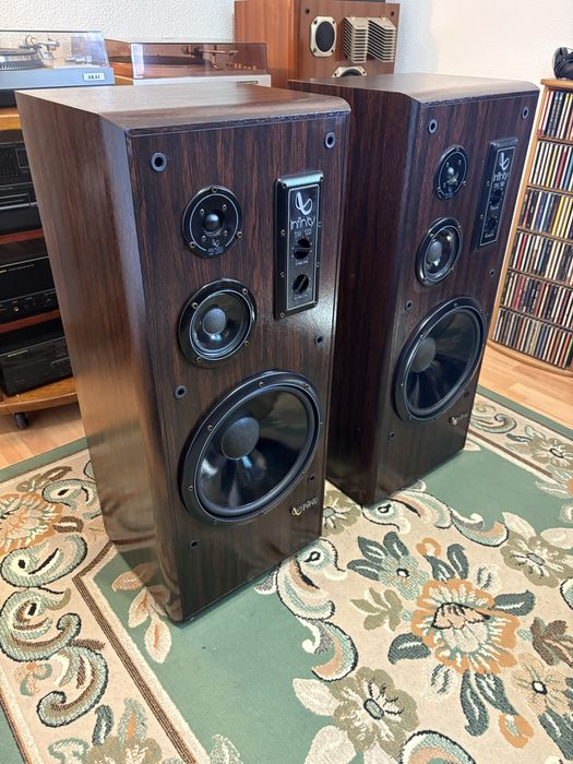 Colunas Infinity SM 122