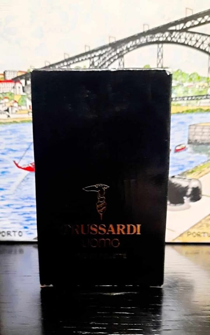 Perfume miniatura original 
18 euros