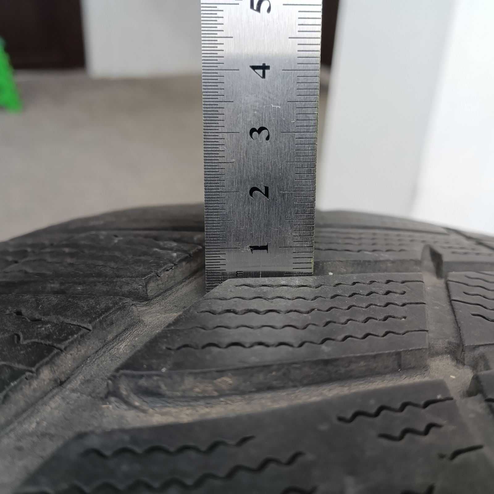 Зимові шини GoodYear UltraGrip 275/45 R20