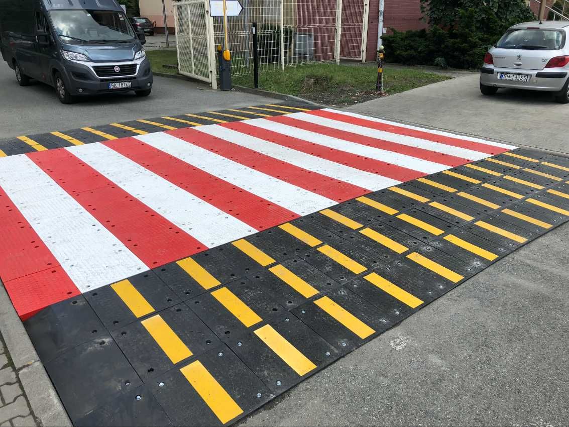 Oznakowanie poziome parkingów, hal, malowanie linii, pasów, odbojnice