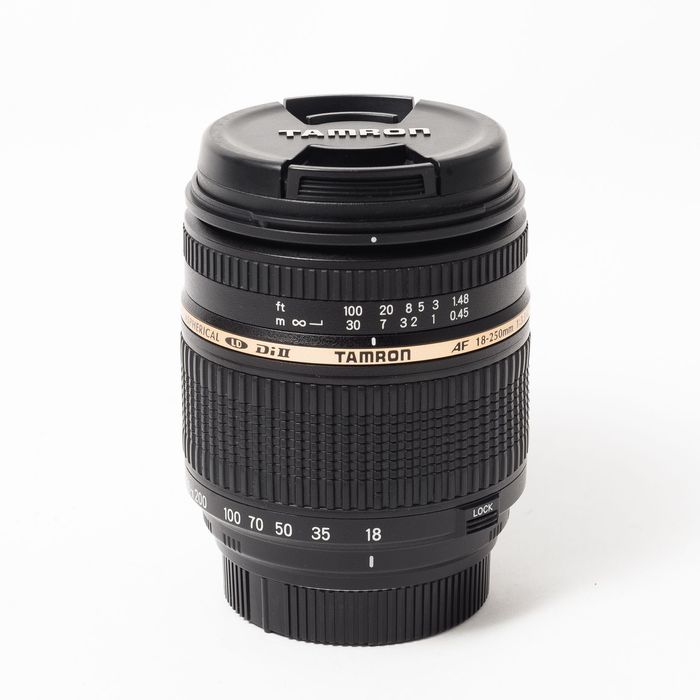 Об'єктив Tamron AF 18-250mm F/3.5-6.3 DI-II A18 для Nikon