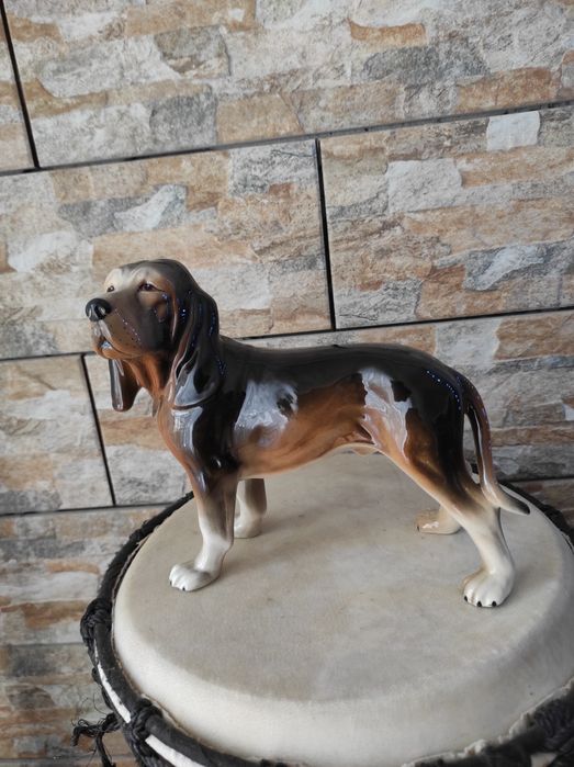 Porcelana Melba Wars figurka pieska Bloodhound
