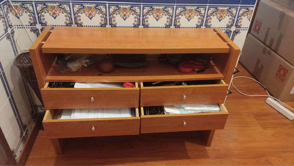 Móvel de entrada em madeira