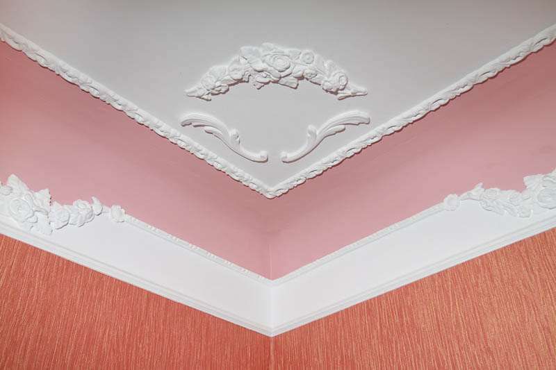 Поклейка обоев (малярные работы)