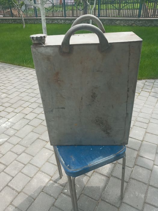 Каністра із нержавіючої сталі