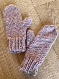 Ręcznie robione wełniane rękawiczki