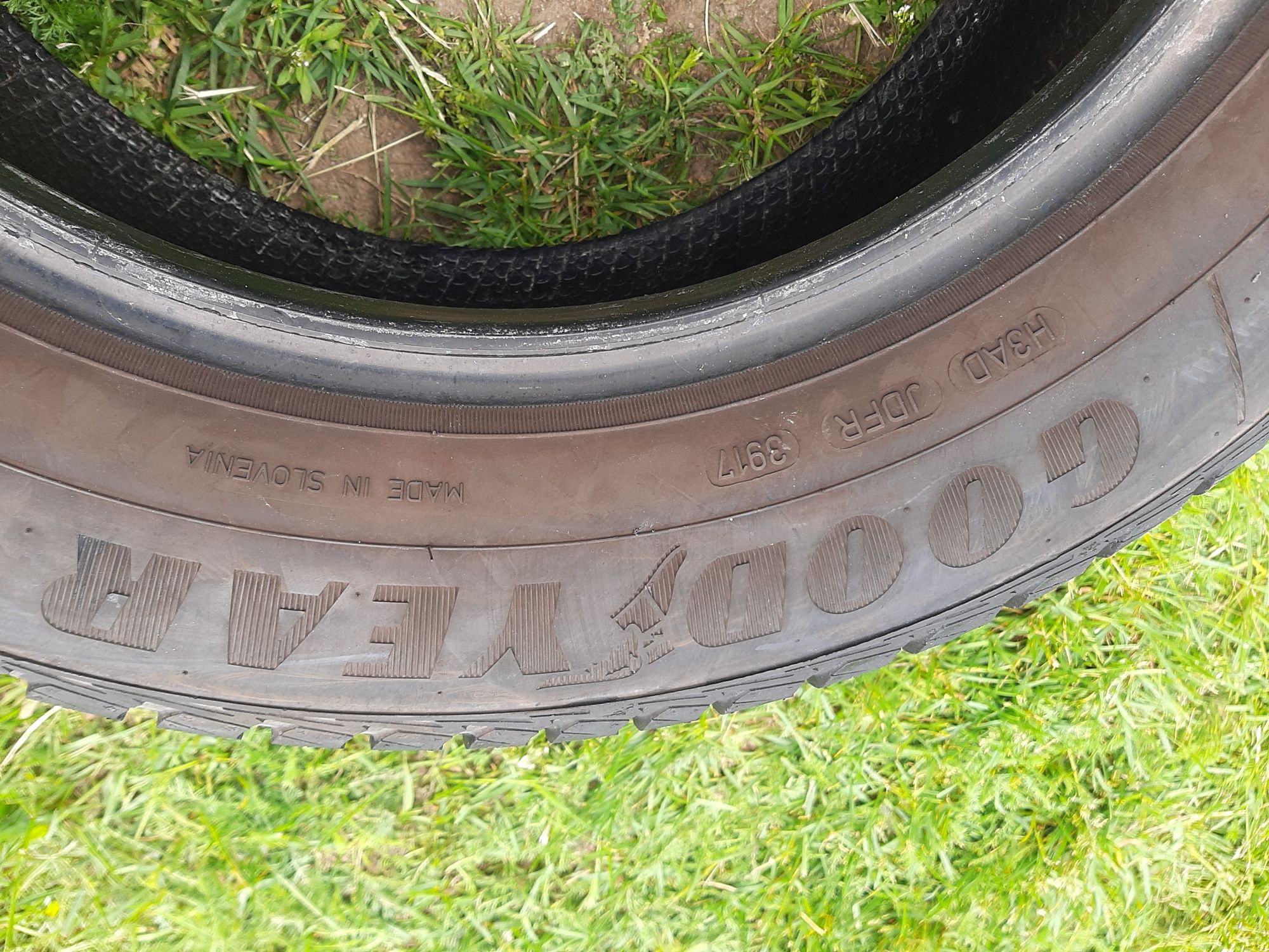2x Opony całoroczne 185/65/15 GoodYear Vector4Sasons 8mm Jak Nowe
