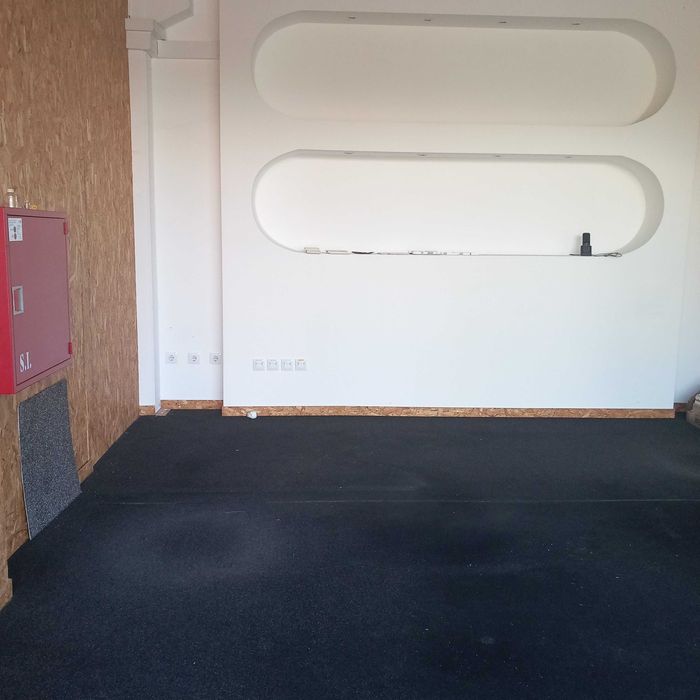Aluga-se Sala com despesas incluídas