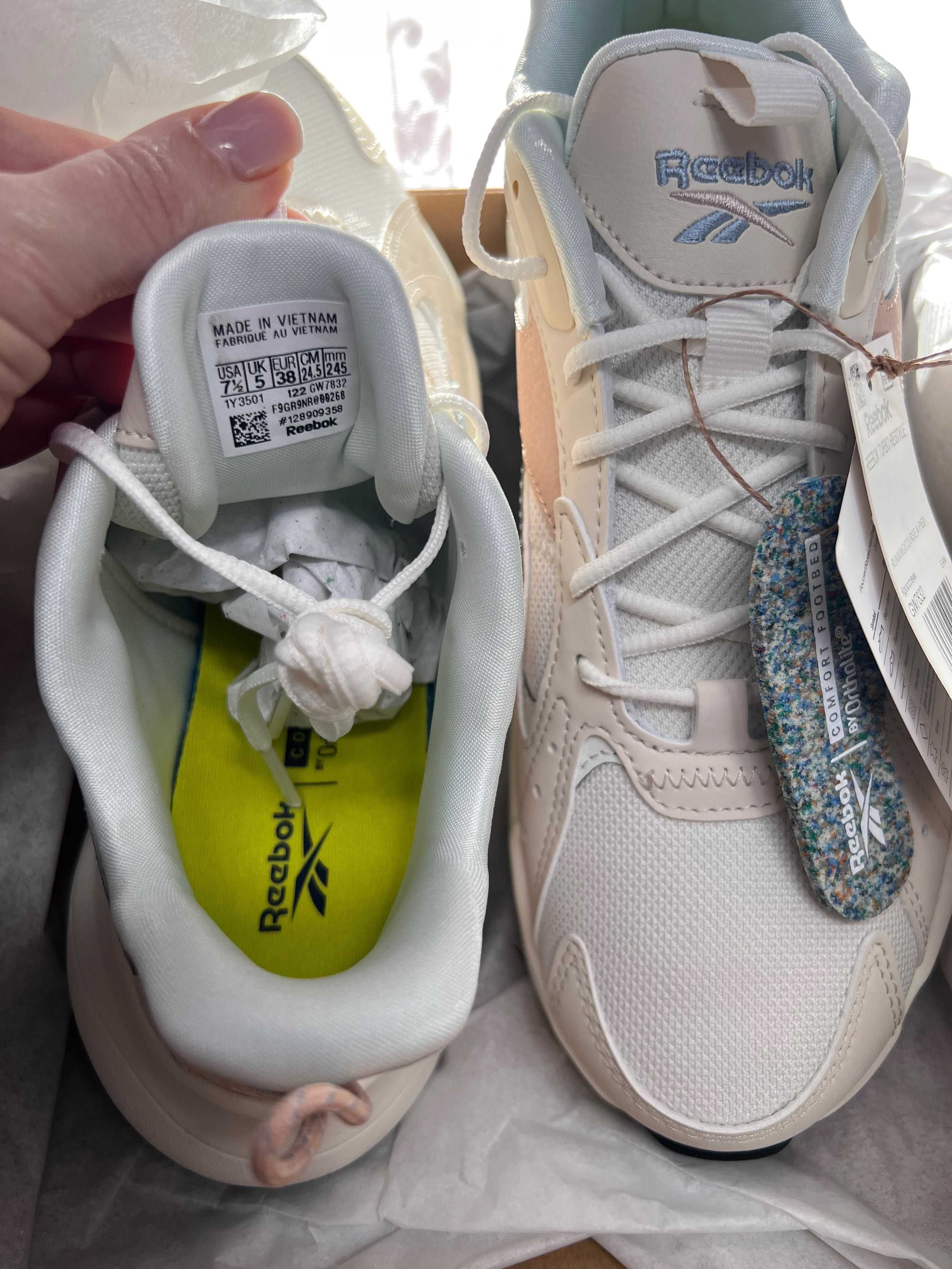 Жіночі кросівки REEBOK TURBO RESTYLE GW 7832