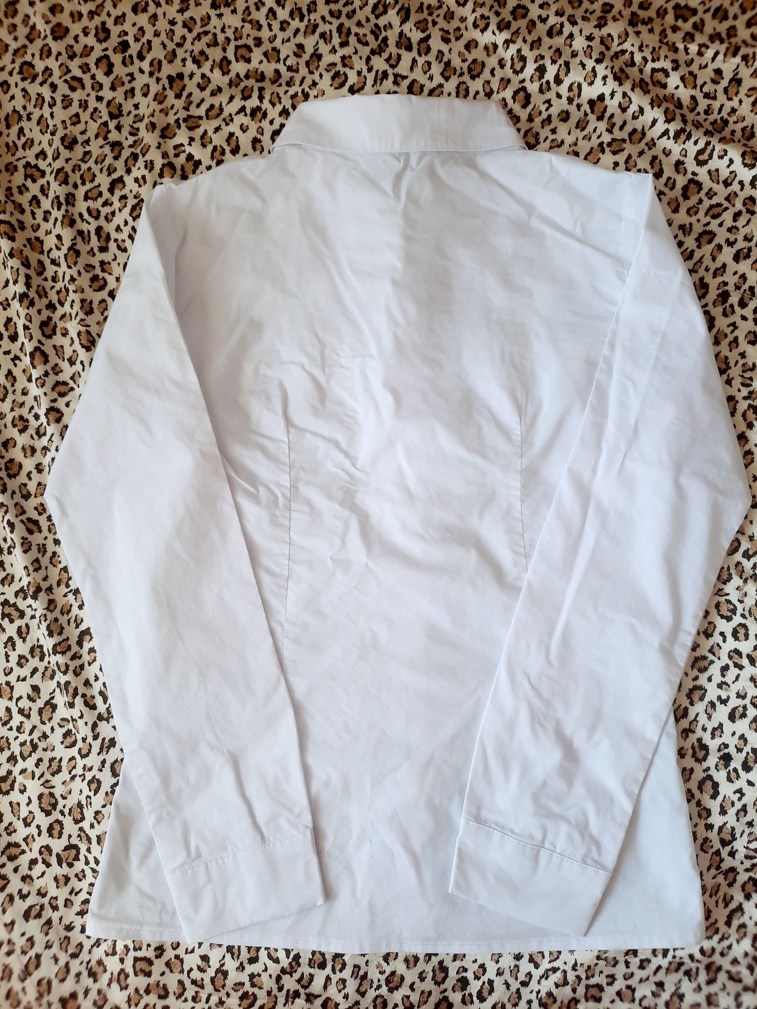 Блузки білі на 12-14 лет, майже нові