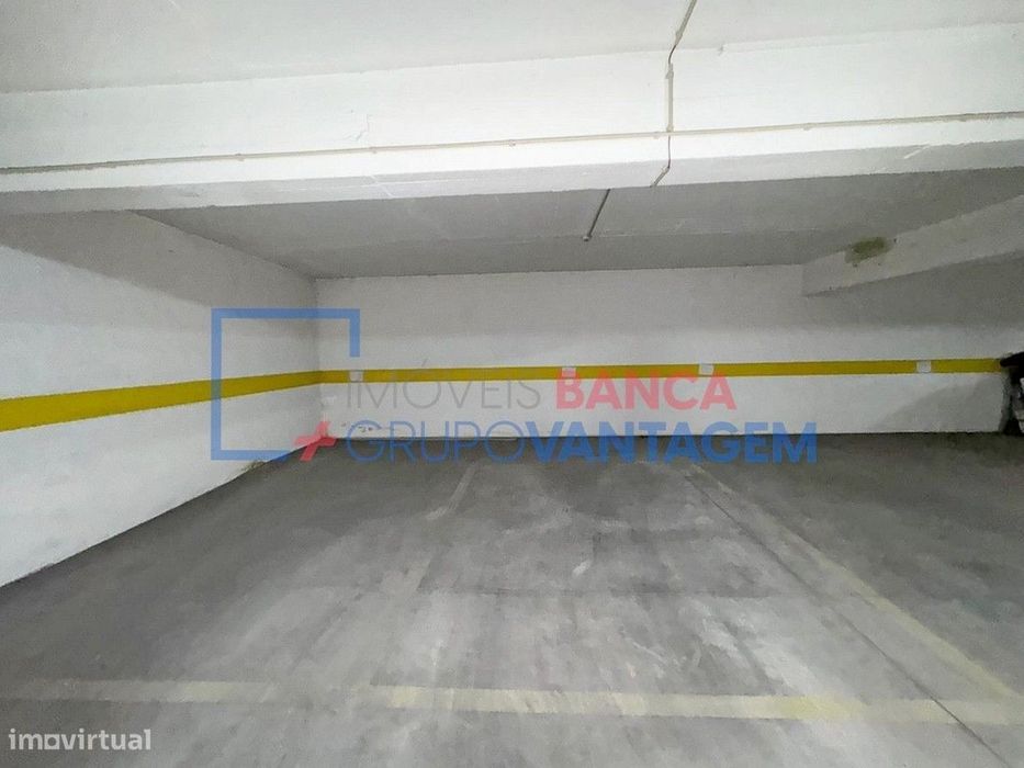 Venda de 6 Parqueamentos