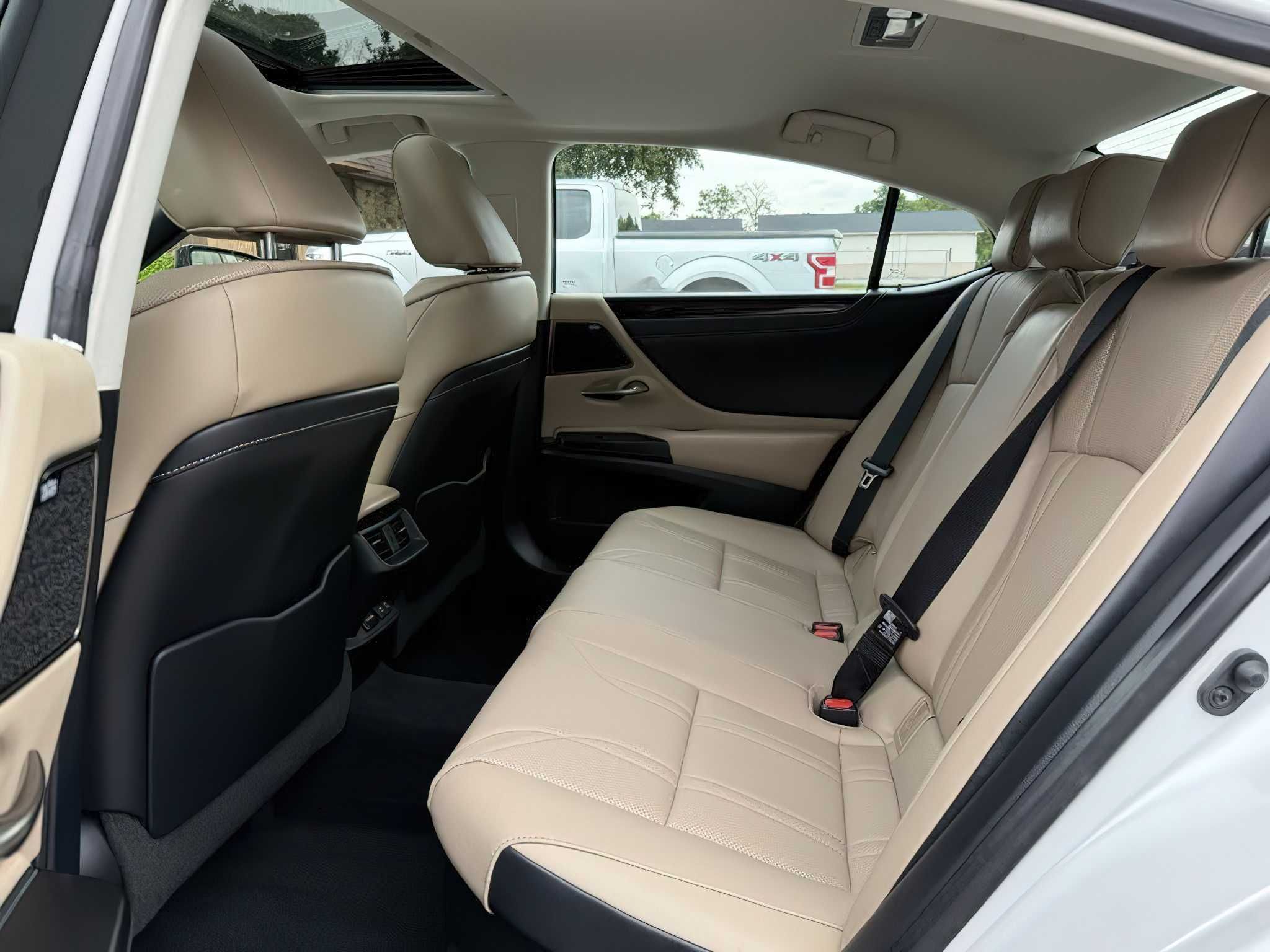 Lexus ES 300 H 2021