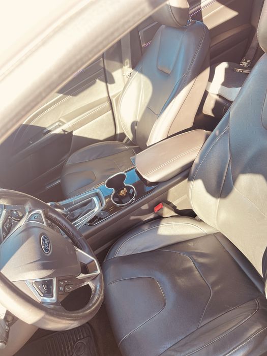 Ford Fusion Titanium  Energy plugin hybrid