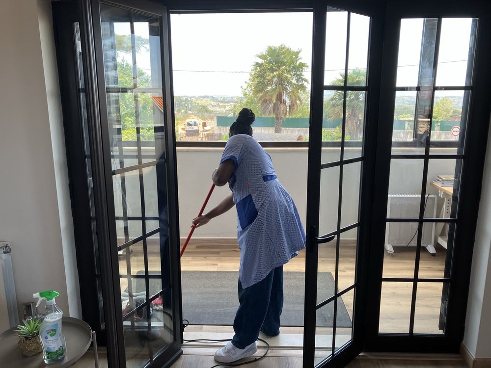 Serviços de Limpezas doméstica e Comercial| Cleaning Services