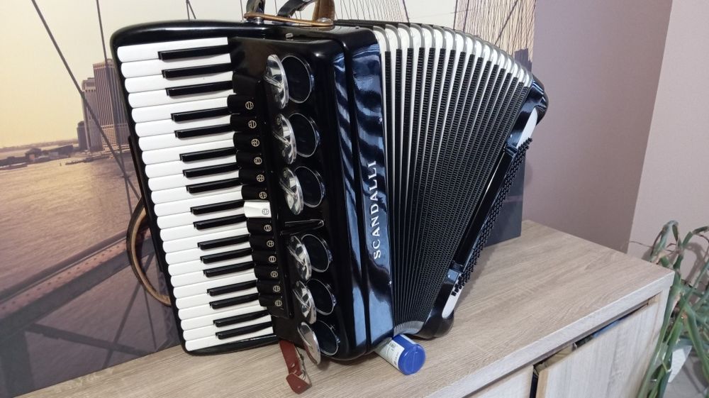 Włoski akordeon Scandalli