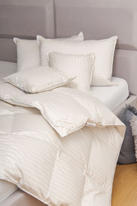 Kołdra AMZ SILVER PRESTIGE letnia, puch 100% 200x200cm Srebrzysty krem