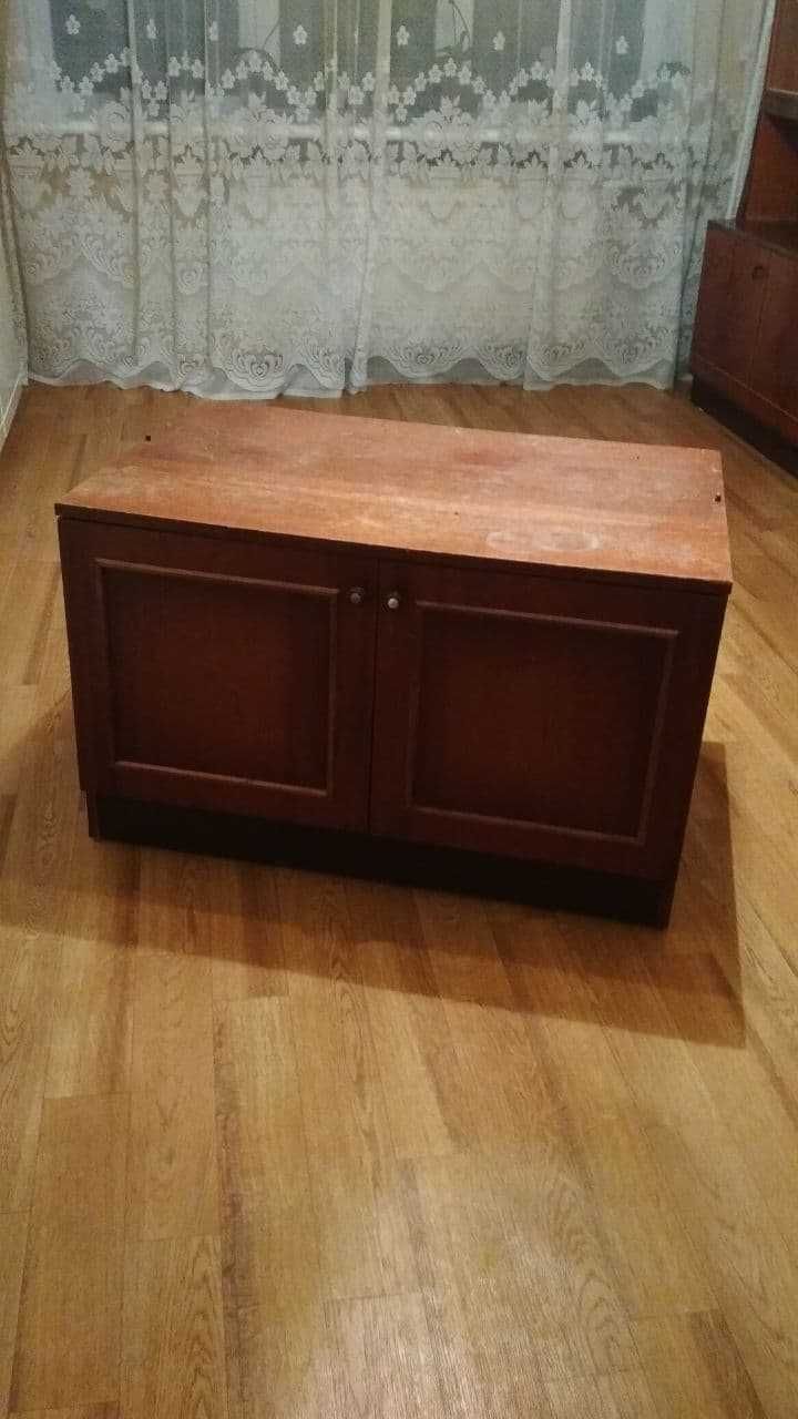 Тумбочка     двух  дверная  неполированная