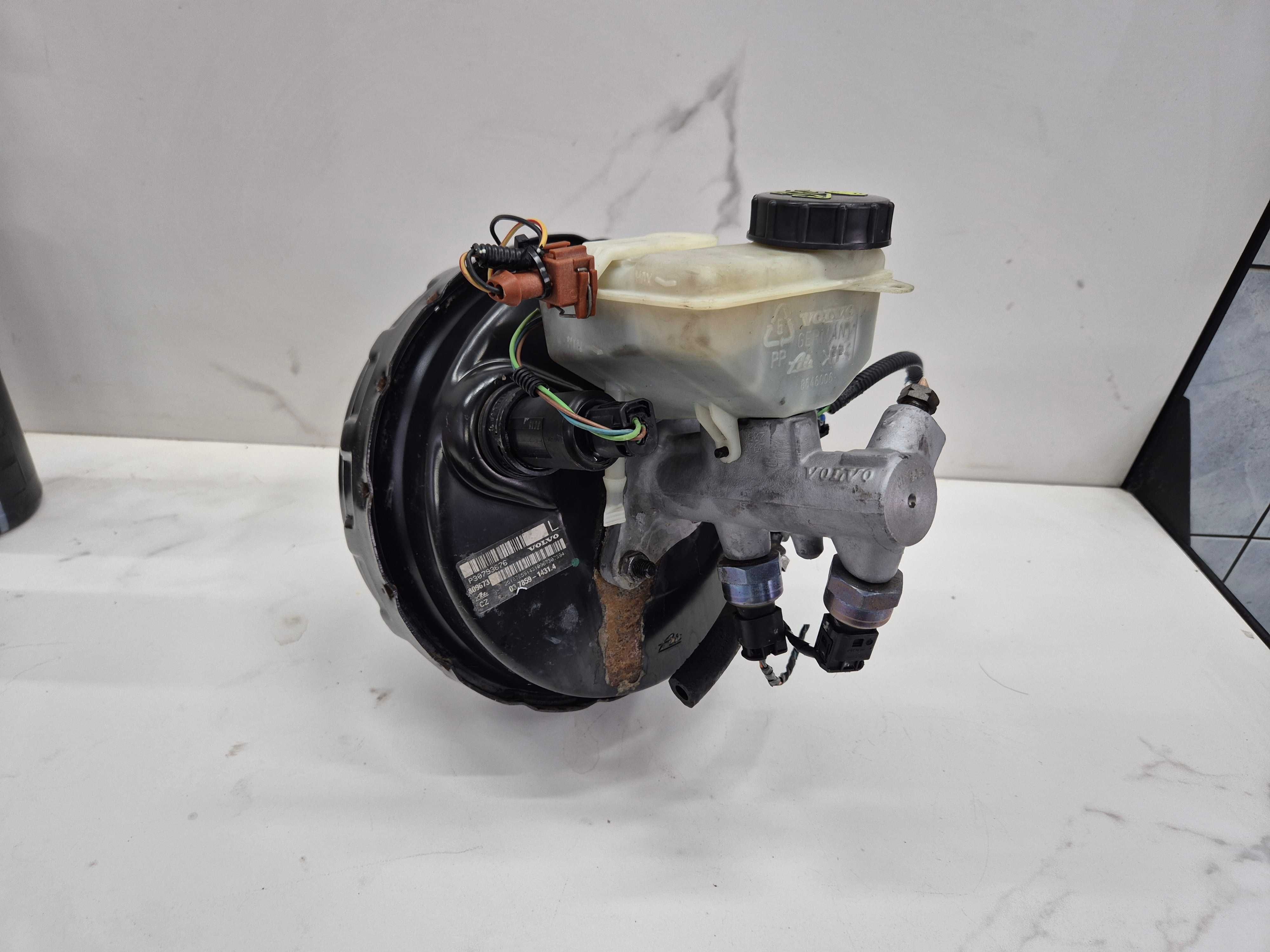 volvo V70 II S60 2.4 D5 serwo servo pompa hamulcowa hamulcowe czujniki