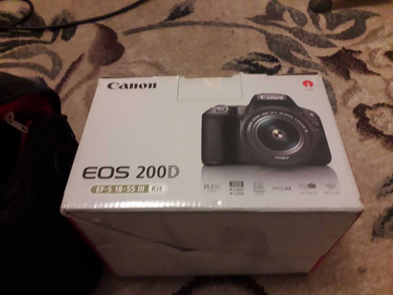 Canon 200D комплектом або частинами(стан 5+)