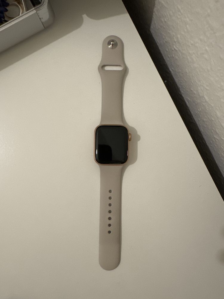 Apple Watch SE Rose Gold 40mm