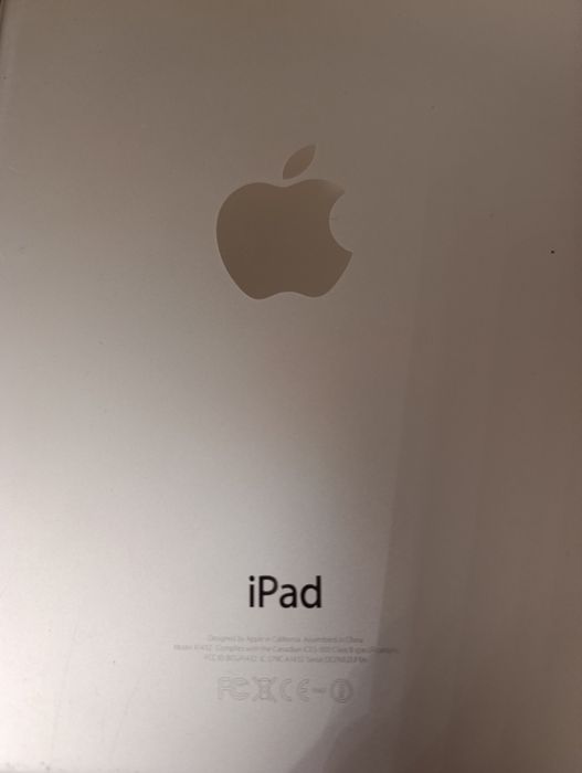 Планшет iPad mini 16Gb model MD531ZP/A