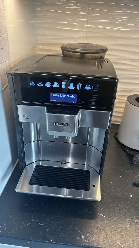 Ekspres Siemens EQ.6 Plus S700 automatyczny jak Nowy!