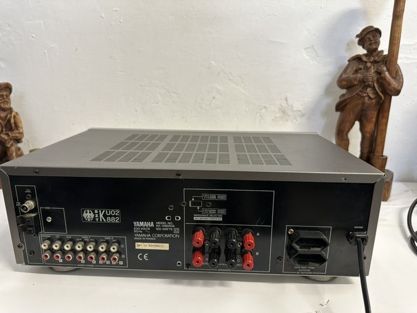 Amplituner stereo Yamaha RX-396RDS, 2*120 W.