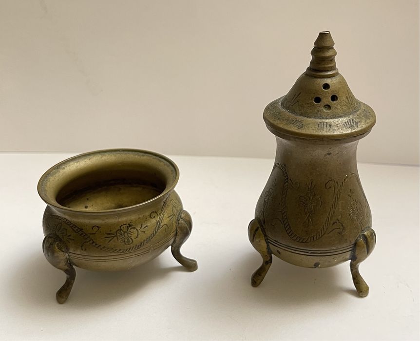 Stara solniczka pieprzniczka przyprawnik mosiądz PRL