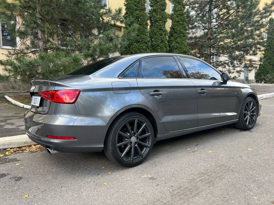 Продам AUDI A 3 2015 року