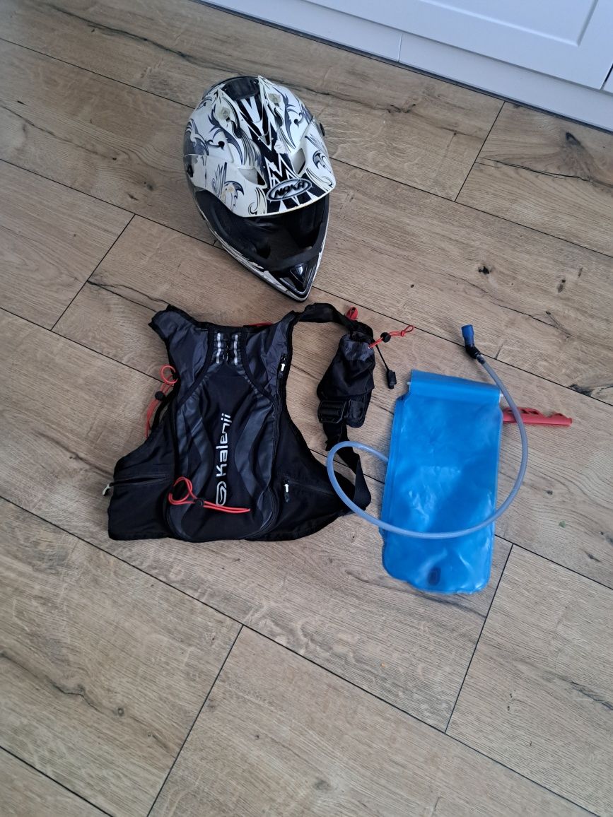 Kask plus plecak na wodę