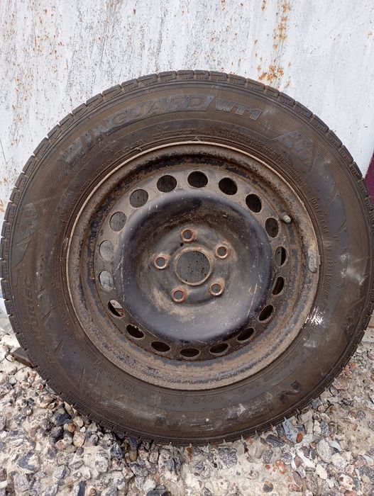 Продам колеса на Фольксваген Т-4 зимние ц. 6 т за пару