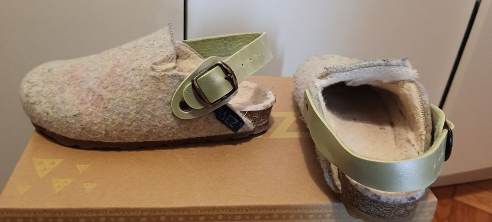 Pantufas marca Paez forradas a pelo, unisexo, como novas, tamanho 27.