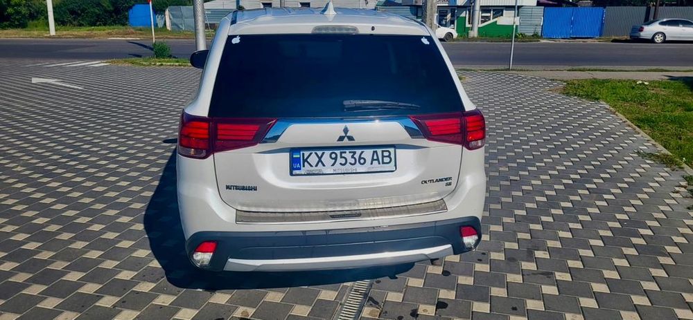 Mitsubishi outlender 2.4 газ/бенз. 7 місць. Повний привід