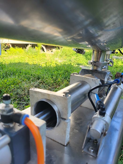 Дозатор 100-2000 г пневматичний для густих соусів