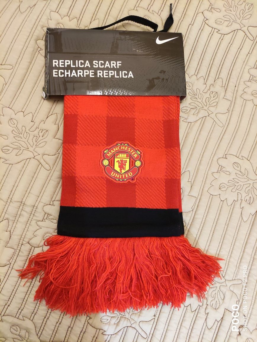 Шарф Manchester United.