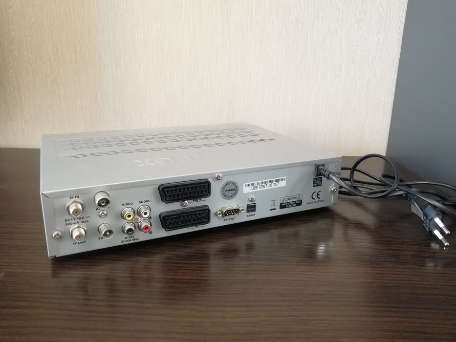 Продам ТВ тюнер Openbox Х-800