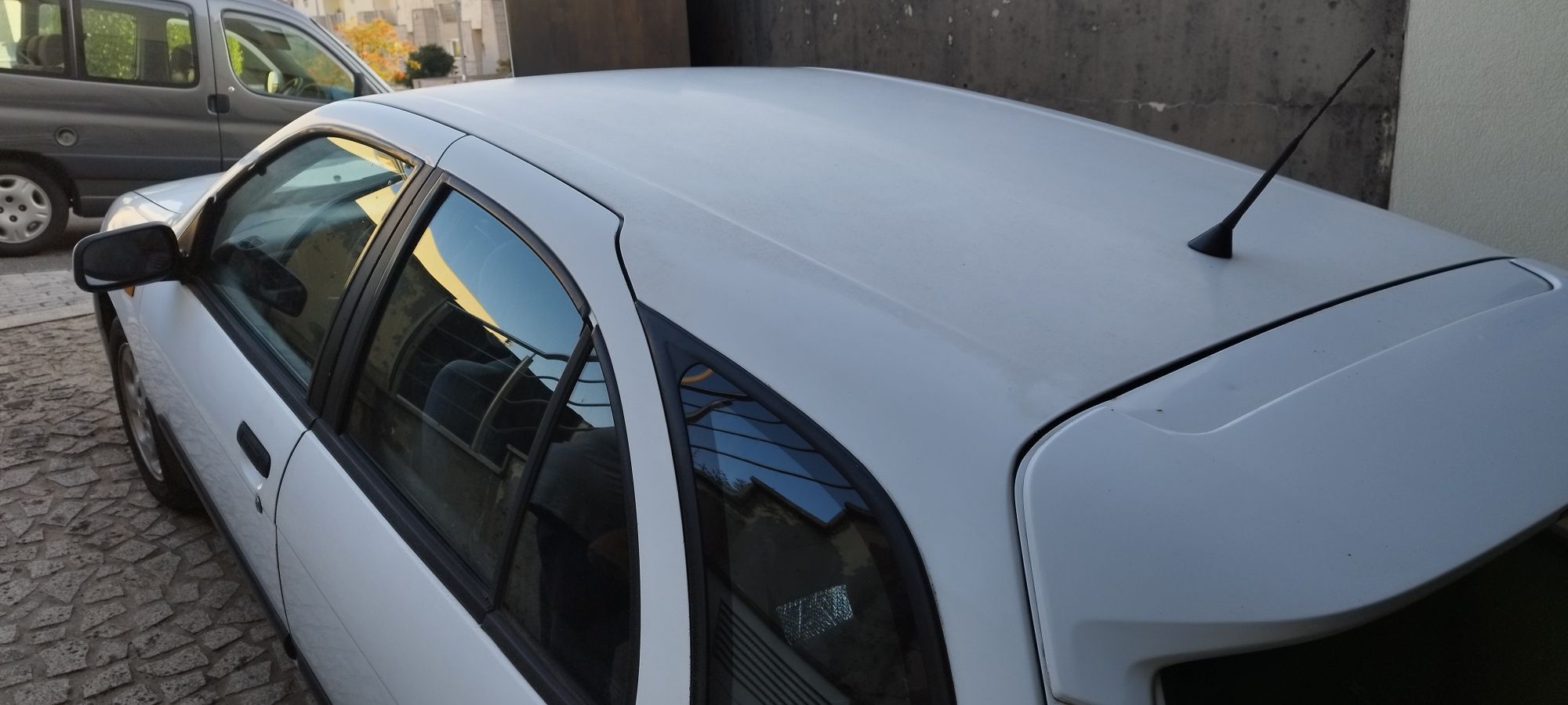 Nissan almera, excelente de mecânica. Com A/C.